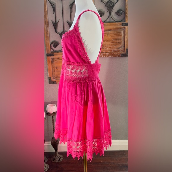NWOT Venus Hot Pink Fuchsia Open Crochet Lace Strappy Shirred Back Sundress Sz M - Picture 3 of 10